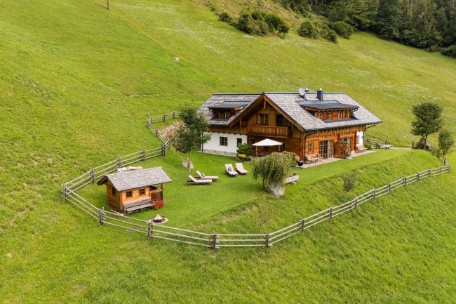 Almchalet Linharterhof inmitten der Natur und Bergwelt von Schladming-Dachstein