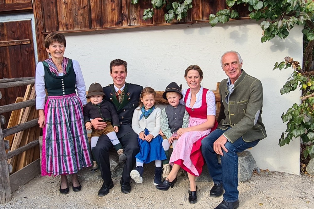 Eure Gastgeber: 3 Generationen Familie Gruber