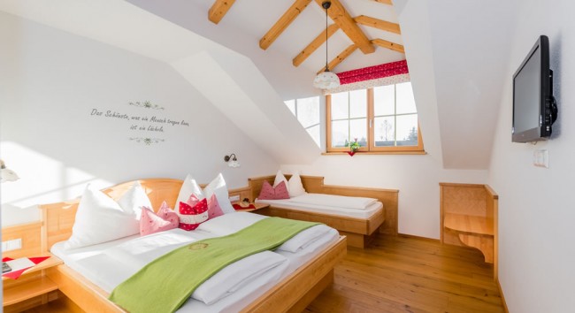 Liebevoll eingerichtete Zimmer am Linharterhof